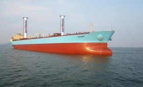 Танкер с парусами!