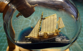 Яхта в бутылке