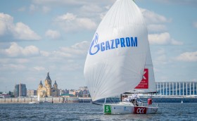 У подножья Чкаловской лестницы