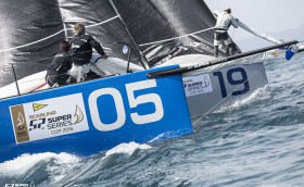 Bronenosec 52 празднует победу