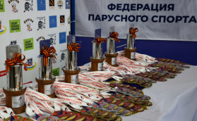 37 команд, 6 комплектов наград