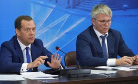 И о парусе вспомнили