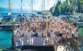 Федор Дружинин помогает детям