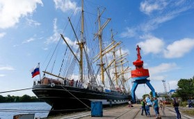 «Крузенштерн» вышел в море