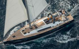 Beneteau: рекордный оборот