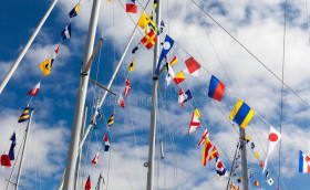 Когда флаги заговорили?