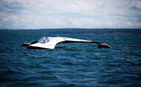 Восемьдесят узлов под парусами?