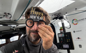 Vendеe Globe 2024-2025. С праздником, дорогие товарищи!