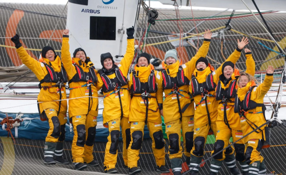 The Famous Project CIC. Мужчинам встать! Дамы идут!