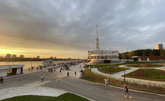 Северный Московский речной вокзал и его «мачта»