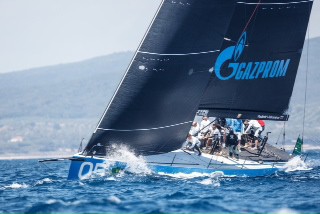 Поднимемся на пьедестал?