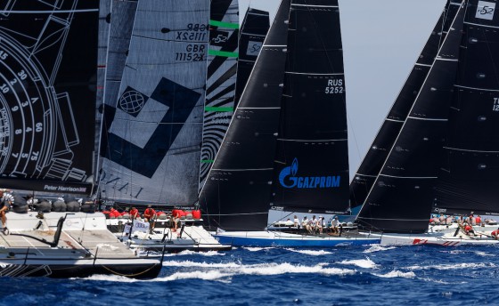 «Броненосец» на качелях