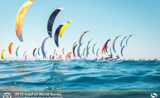 "А мы в очереди стоим..."