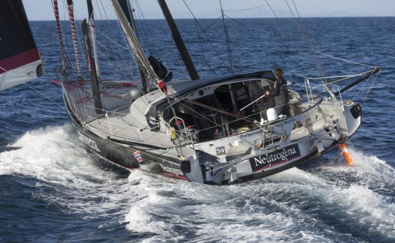 Barcelona World Race. У одного из лидеров проблемы