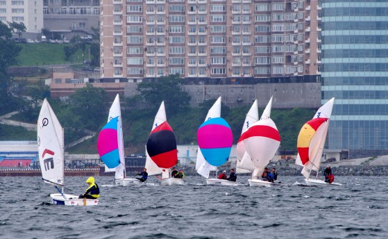 Впереди хабаровчане