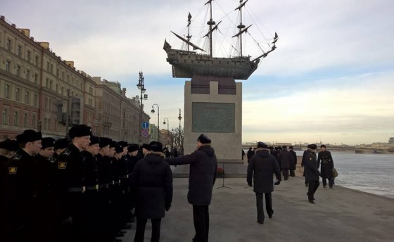 «Полтава» поднимает паруса