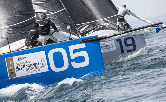 Bronenosec 52 празднует победу