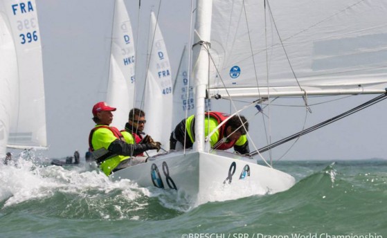 Самохин по-прежнему первый