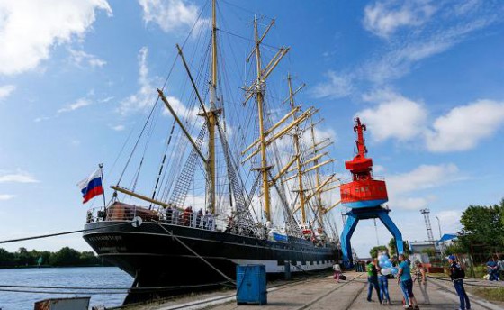 «Крузенштерн» вышел в море