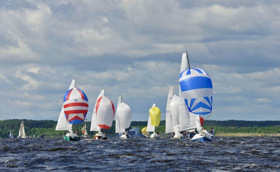 На акватории Псковского озера