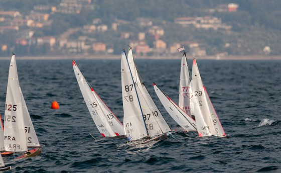 Соревнуются модели