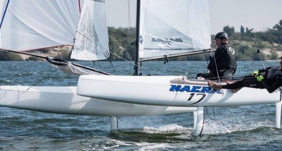 Nacra экспериментирует