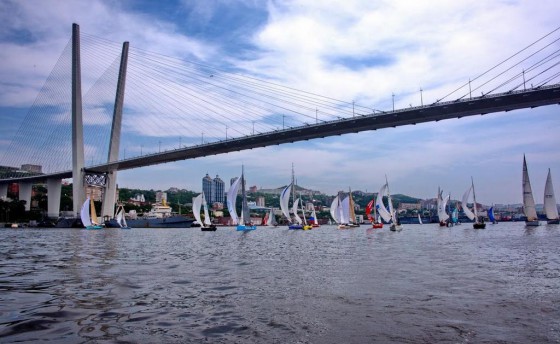 Из-под Золотого моста