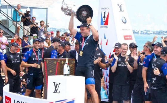 Носорог с педалями и без