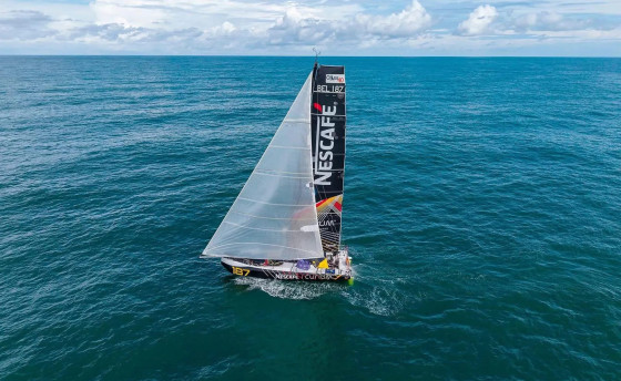 Globe40. Первая на экваторе