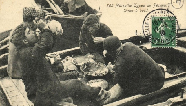 Обед французских рыбаков: хлеб, буйабес, вино. 1911 г.