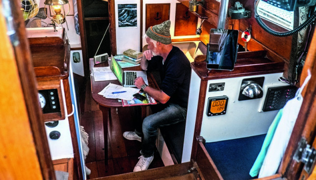 Писатель Марк Билефелд предпочитает работать на своей яхте