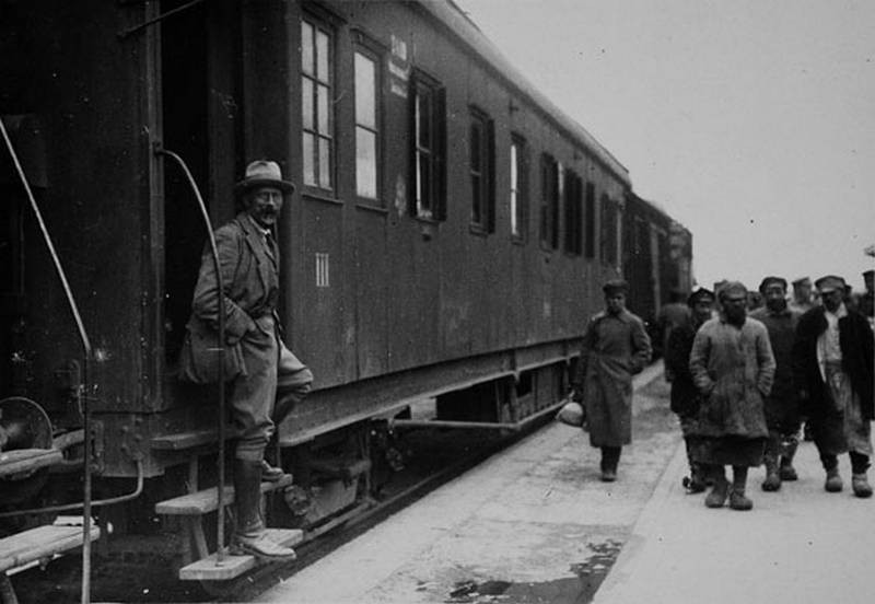 Артур Рэнсом в Вологде, 1918 год