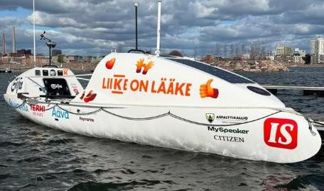 ...и его лодка