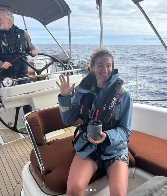 Ребекка Ферри уже на борту яхты