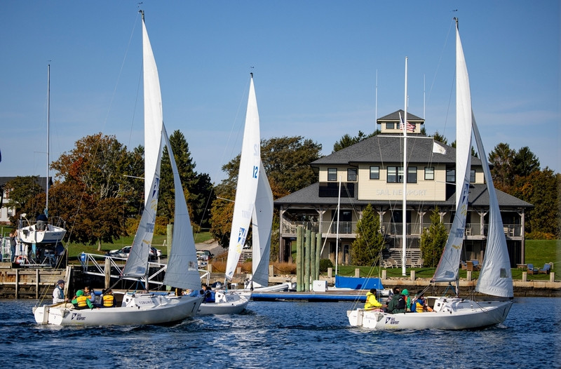 Клуб Sail Newport.