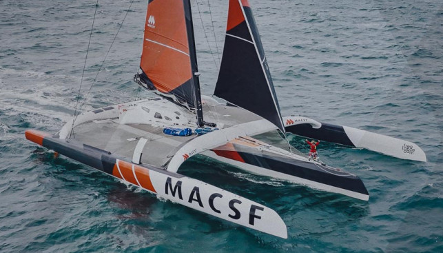 Тримаран MACSF