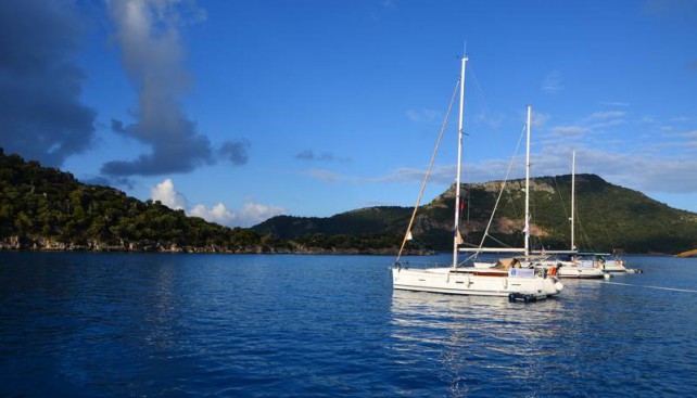 Изумрудная зелень острова ласкает взор