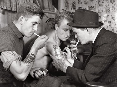 А гигиене во время нанесения татуировок заботились не слишком