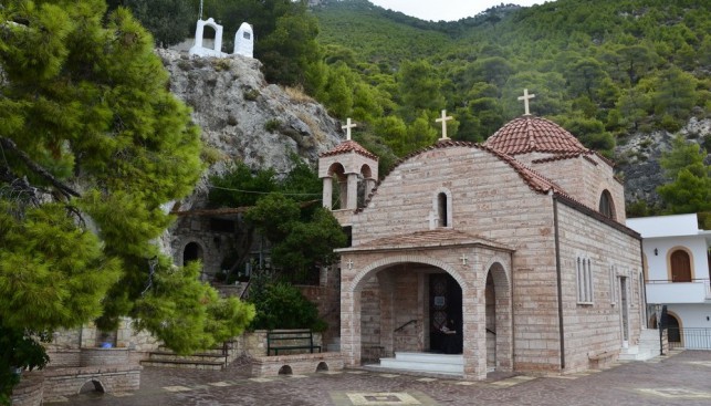 У монастыря блаженного Потапия