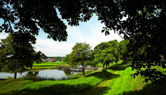 У Фредрикштада Гломма впадает в море