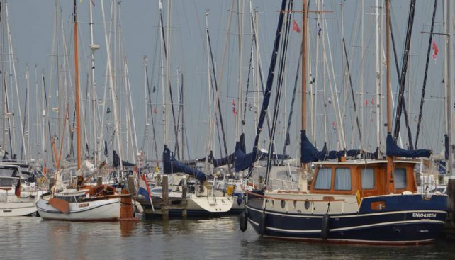 В маринах Голландии обычно тесновато