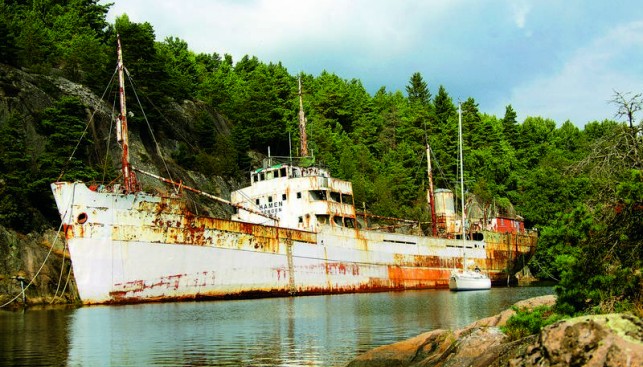 В Иддельфьорде на скалы выброшен пароход Hamen
