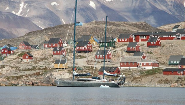 Летом земля кое-где освобождается ото льда