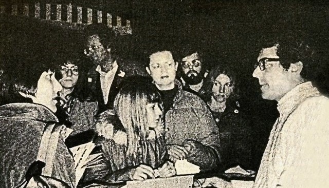 Джерри Спис с поклонниками и на борту своей яхты (фото из английских газет 1979 года)