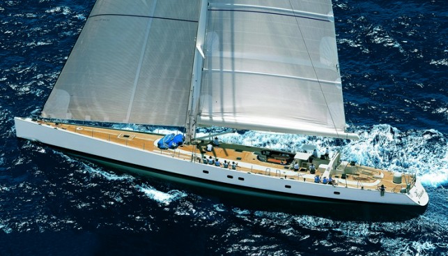 В 2002 году Visione Хассо Платтнера, построенная компанией Baltic Yachts, стала самым совершенным в мире скоростным крейсером